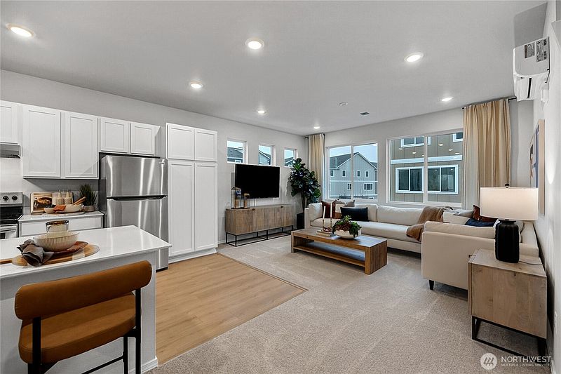 5th image of 32370 Vine Avenue SE