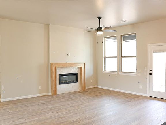 3rd image of 118 Mountain Laurel Way