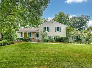 148 Barryscott Dr, Fairfield, CT 06825