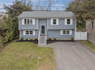118 King Phillip St, Portsmouth, RI 02871
