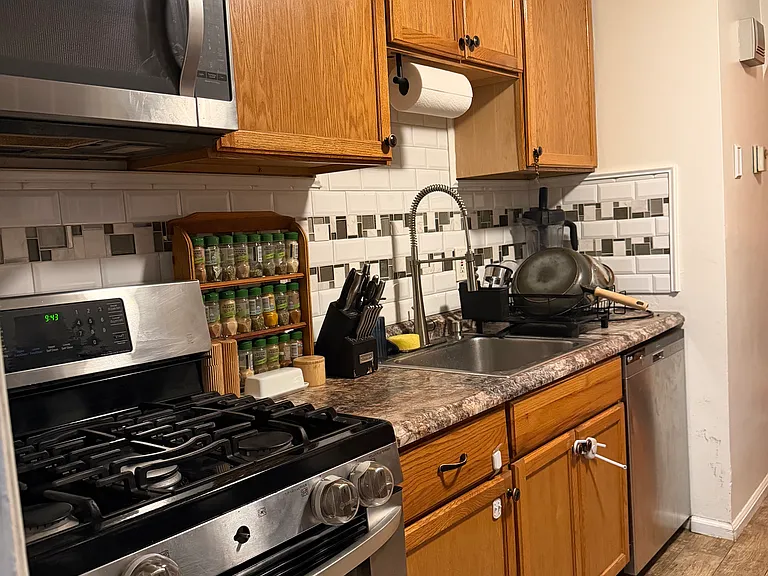 15422 Fairfield St — Photo 14