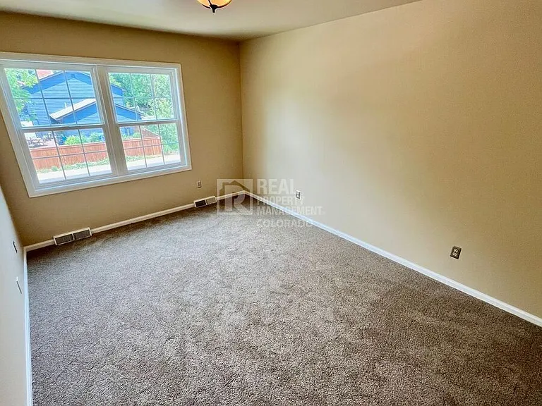 1101 Mansfield Dr — Photo 15