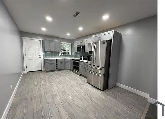 3 bed, 1700 sqft, $2,400 — Photo 2