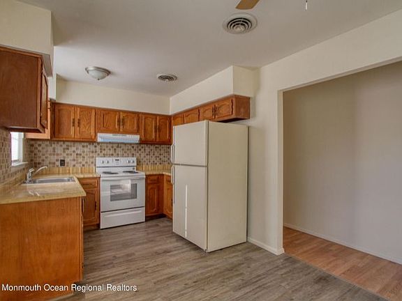 2nd image of 81B Milford Ave