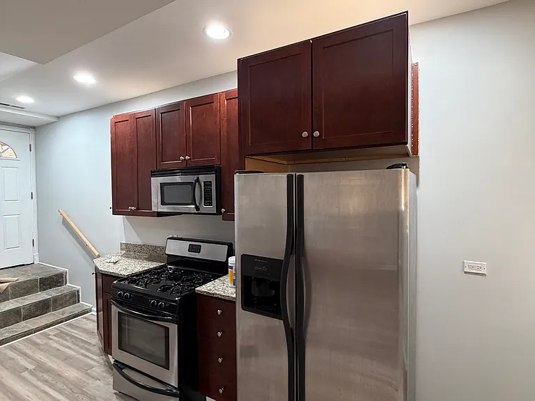 1643 W Farwell Ave #NB — Photo 13