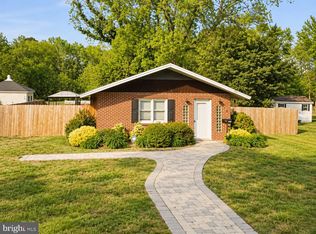 26380 Asbury Ave, Crisfield, MD 21817