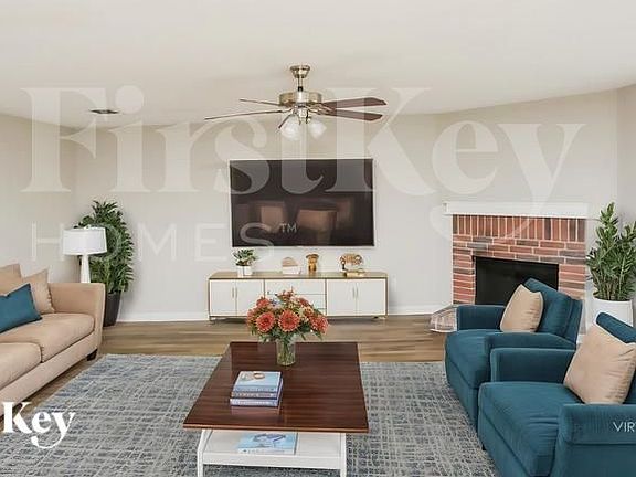 3rd image of 1610 Cliffbrook Dr