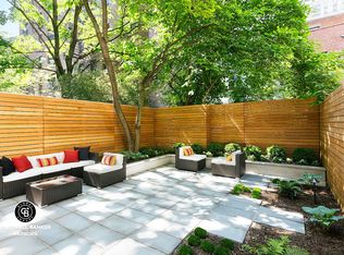 250 W 71st St, New York, NY
