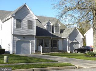 945 Magnolia Rd, Vineland, NJ 08360