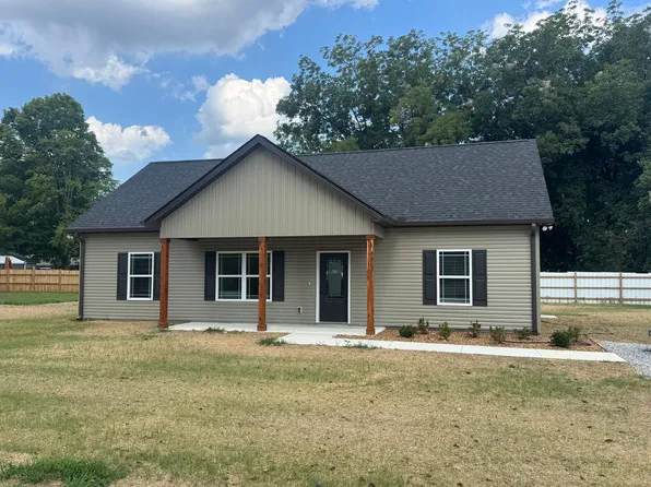 1103 E Lauderdale St, Tullahoma, TN 37388