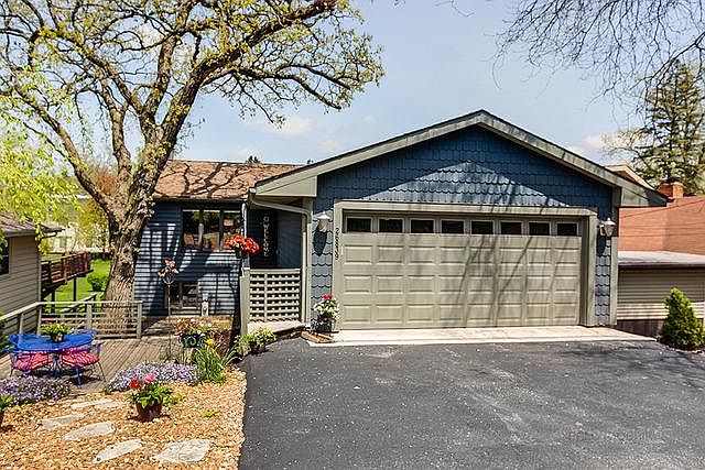 1st image of 26839 N Oakdale Ln