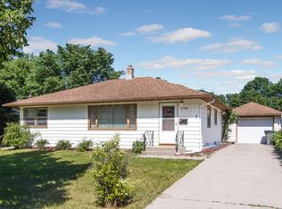 1708 17th St S, Moorhead, MN 56560