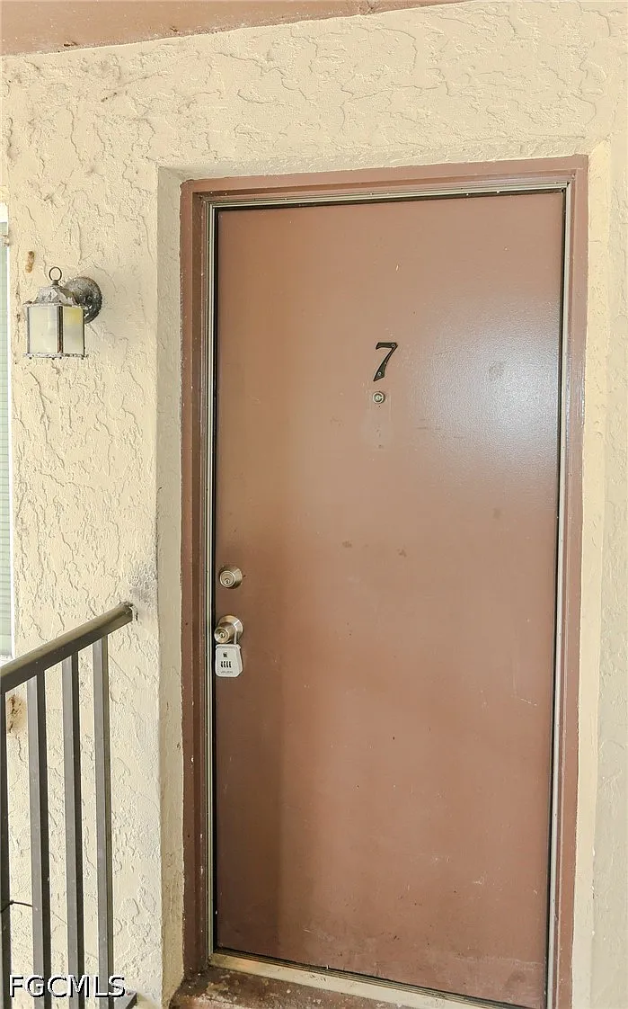 2 bed, 1.0 bath, 790 sqft, $1,050 — Photo 2
