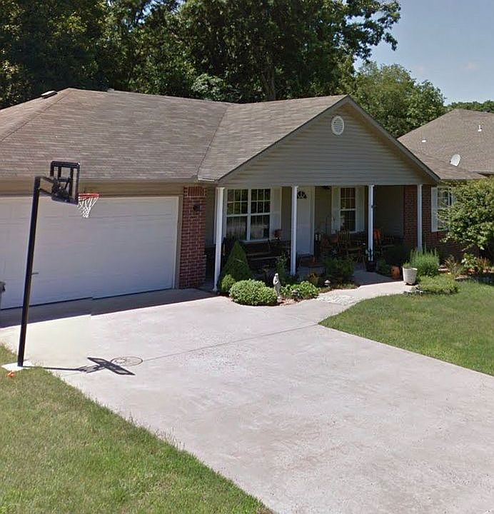 1st image of 5 Mills Dr
