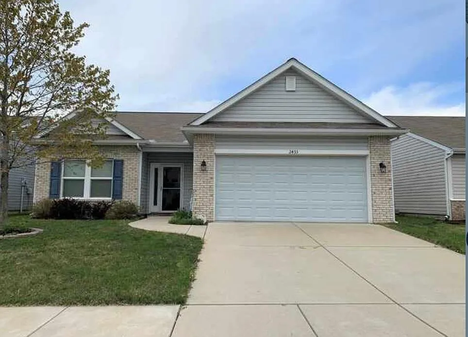 Building Photo - 2433 Fleming Dr