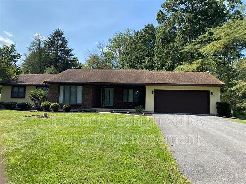 1st image of 523 Echo Lake Dr