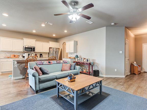 3rd image of 5219 Kemper St