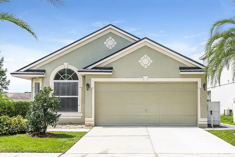 3 bed, 2.0 bath, 1525 sqft, $3,600 — Photo 1