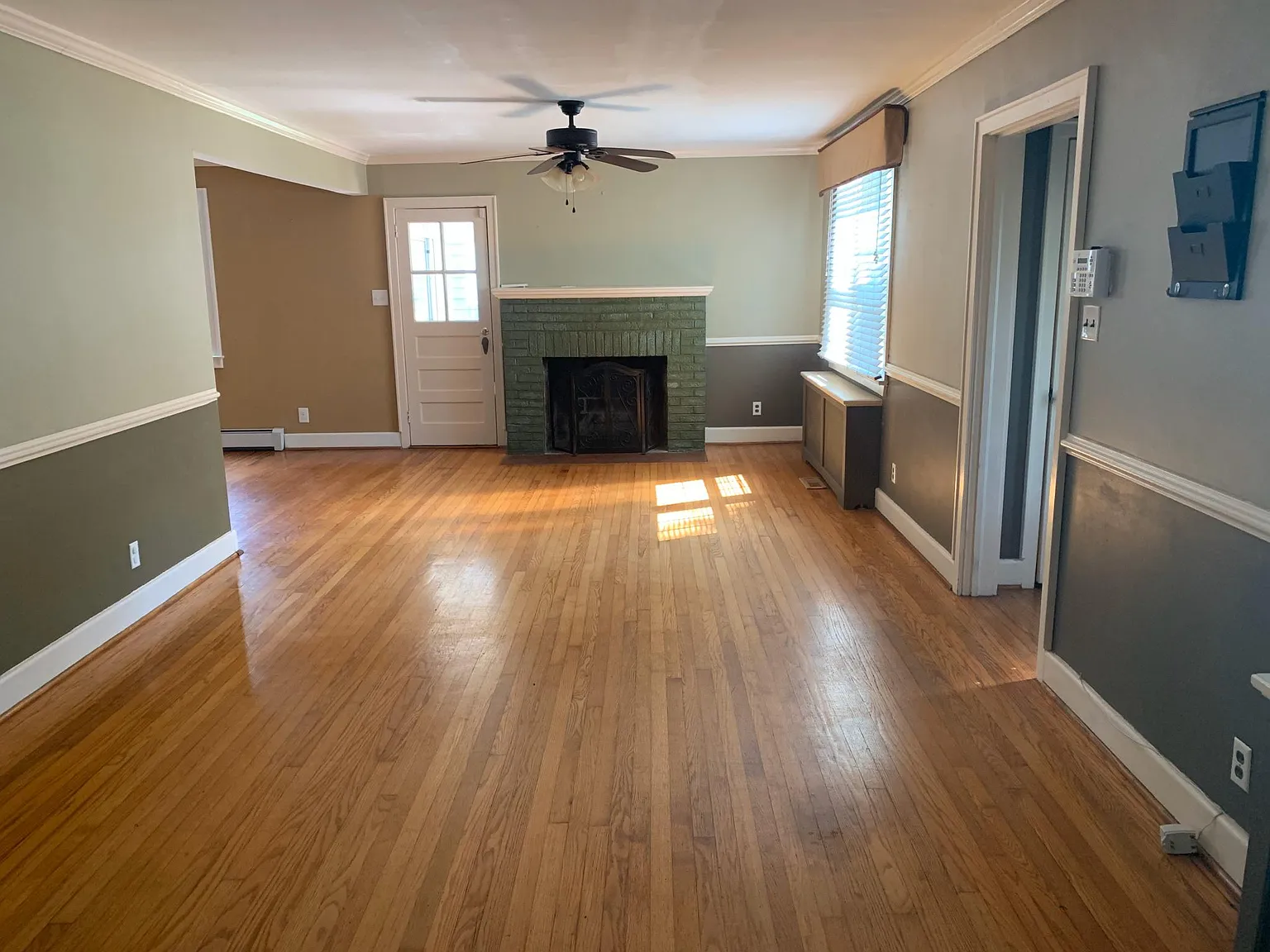 4 bed, 2.5 bath, 2577 sqft, $3,000 — Photo 2