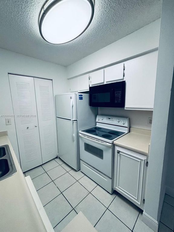1237 SW 46th Ave APT 811, photo 7