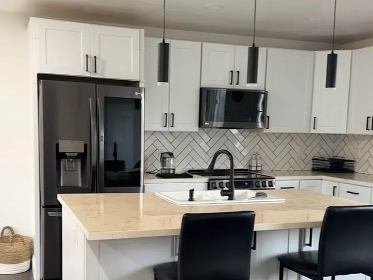 5018 Madeline Dr — Photo 3