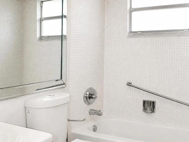 520 Brittany Ave E #K — Photo 20