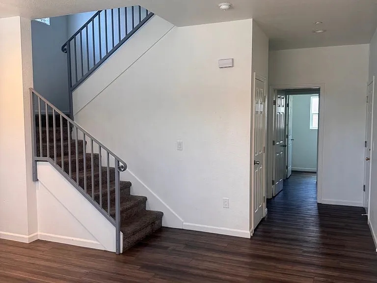 1326 S Santa Fe St — Photo 4
