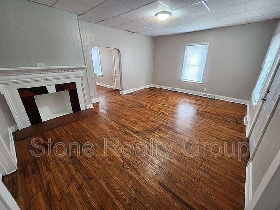 2nd image of 1040 7th Ave
