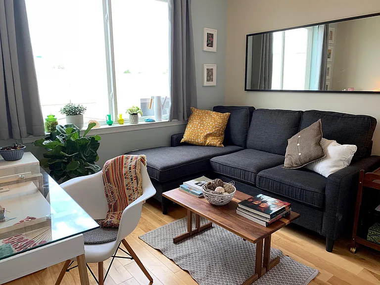 327 E Allen St #4 — Photo 13