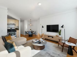 394 E 8th St #2BB, New York, NY 10009