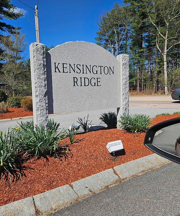 1st image of 18 Landsdown Dr #18