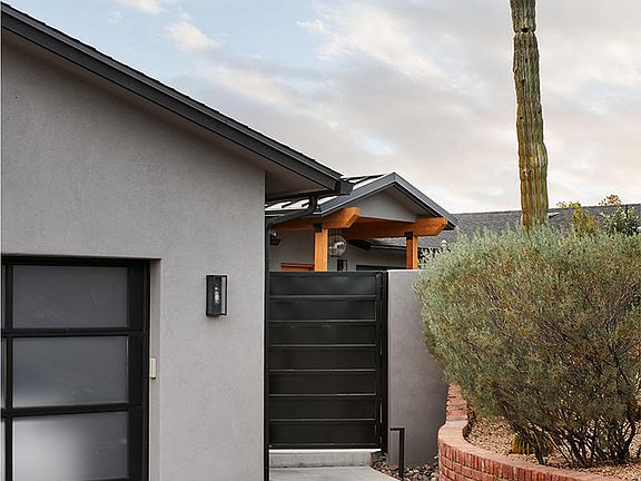 2nd image of 4325 E Palo Verde Dr