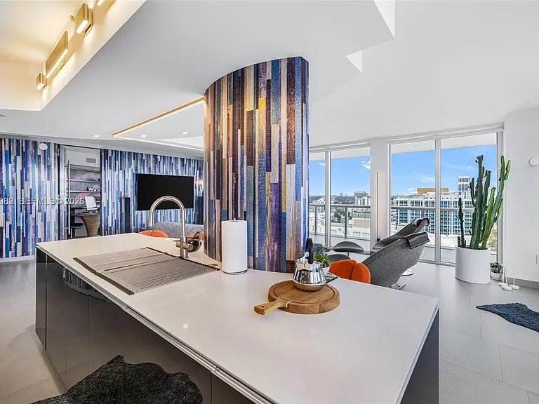 6365 Collins Ave #2301 — Photo 9