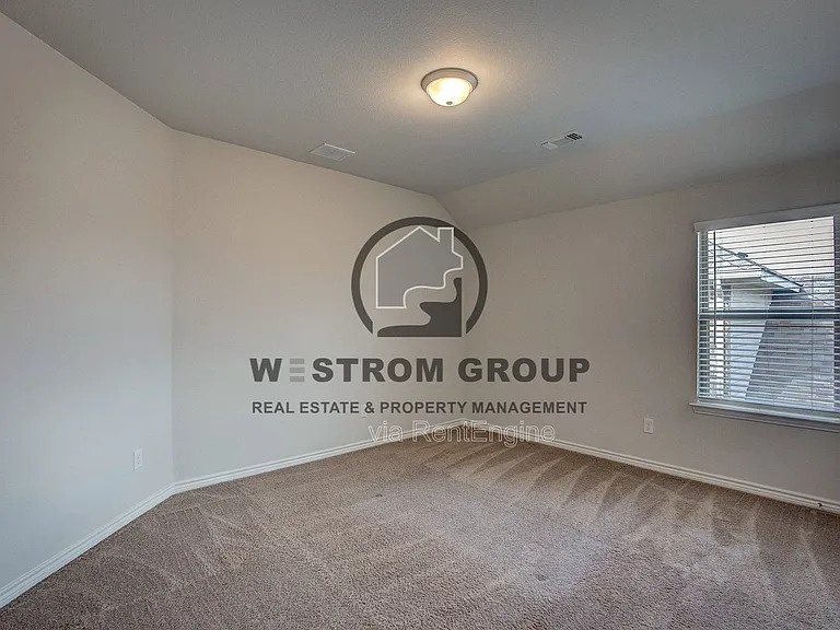 10320 Linger Ln — Photo 32