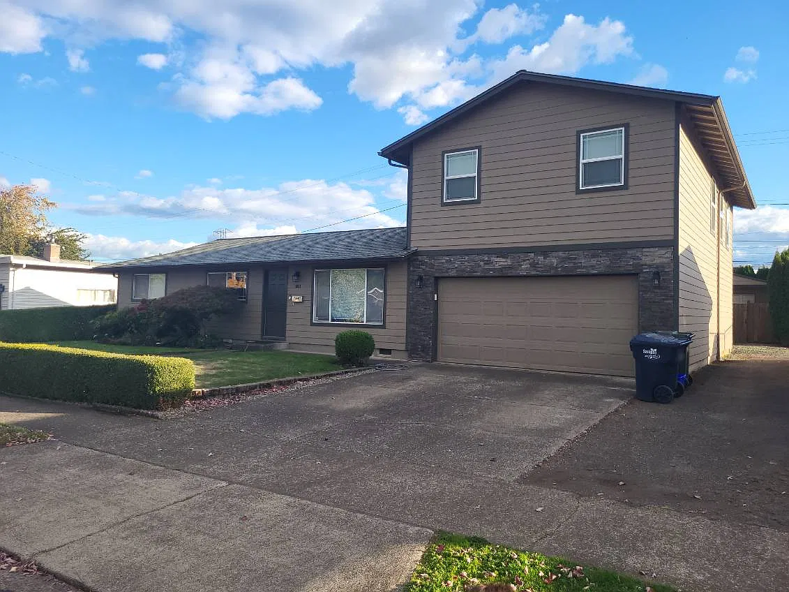 4 bed, 2432 sqft, $3,400 — Photo 1