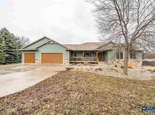 8800 E Saddle Creek Rd, Sioux Falls, SD 57110