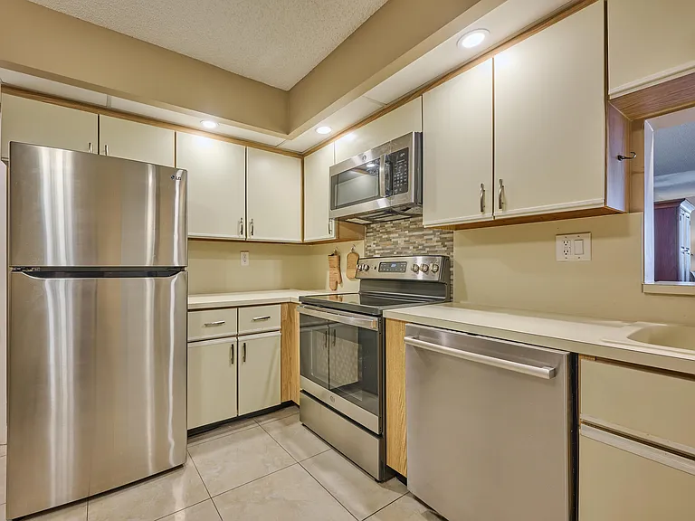 3420 S Ocean Blvd #8W — Photo 59