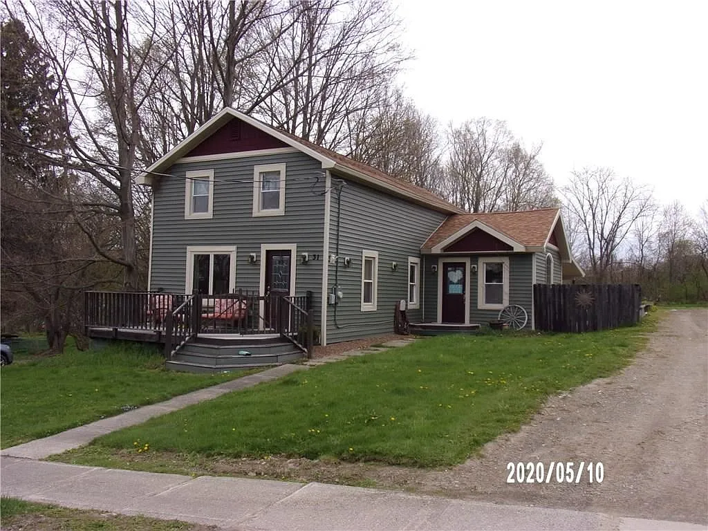 31 East Ave photo 1