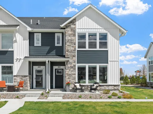625 E Blossom Cir, Long Lake, MN 55356