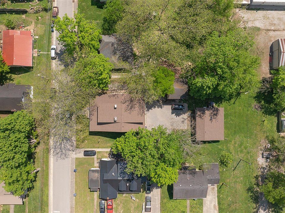 2nd image of 402 E Wayne St #A & B