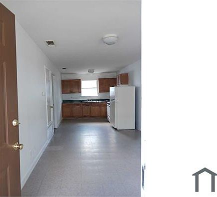 3rd image of 519 NW 34th St #1