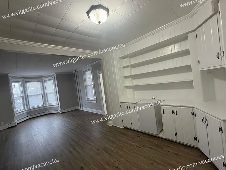 136 Matteson St — Photo 6