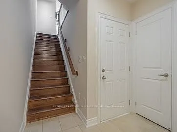 2037 Queensborough Gate — Photo 5