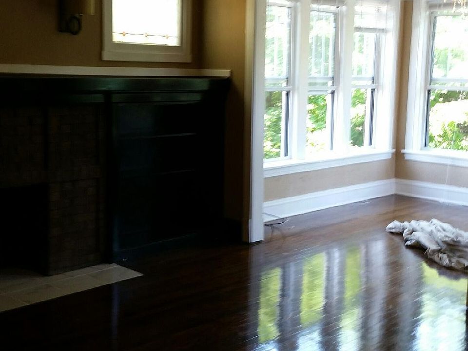 2nd image of 1311 W Elmdale Ave #3