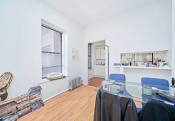 4th image of 171 E 81st St #2H
