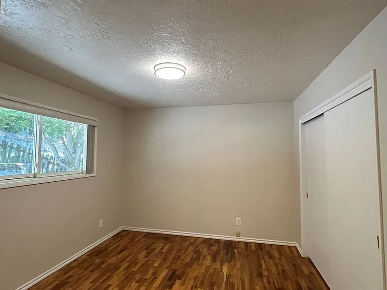 2407 Burcham St — Photo 12