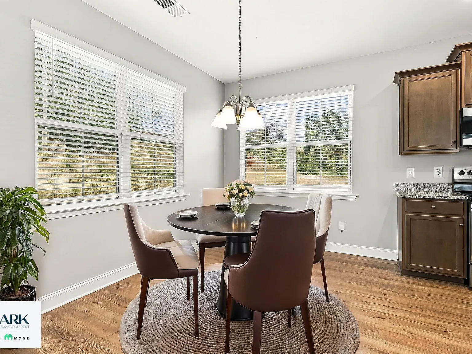 3 bed, 2.5 bath, 1594 sqft, $1,874 — Photo 3