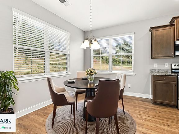 3rd image of 135 Renwood Rd