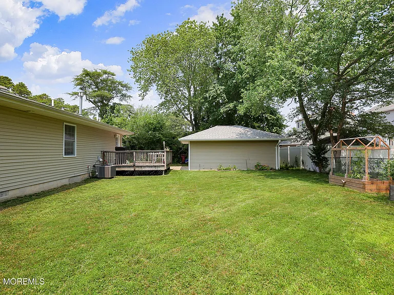 313 Oleary Ave — Photo 9