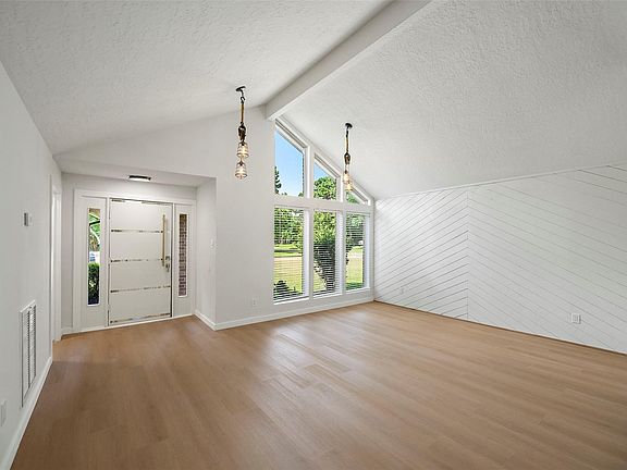 5th image of 12014 Rainforest Ln